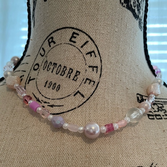 💕🌸 Vintage Beaded Pink Necklace - Picture 5 of 5